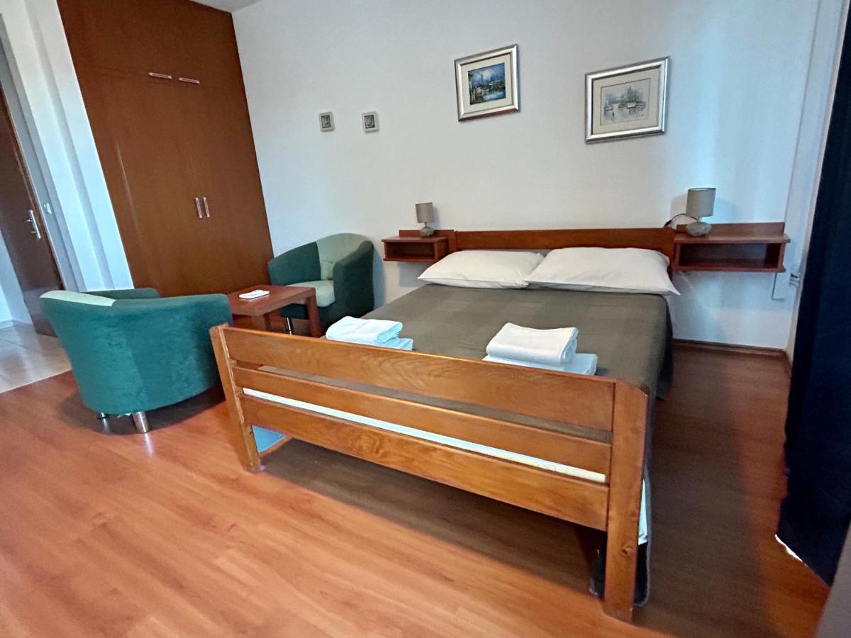 Apartments Stokic Rab Town Bagian luar foto